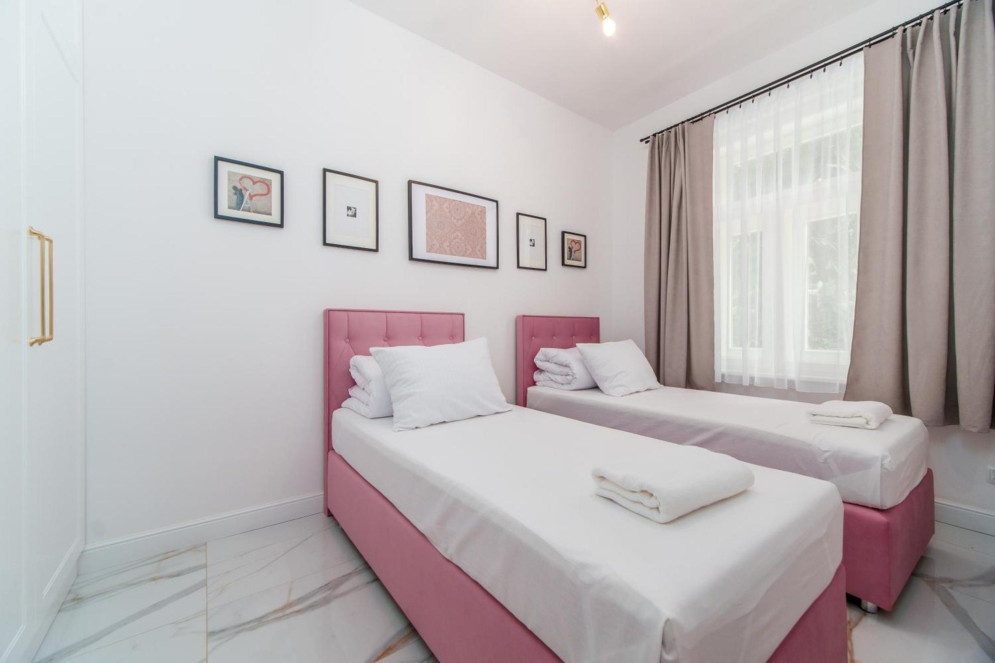 Zlota 8 Apartments เบียวิสตอก ภายนอก รูปภาพ
