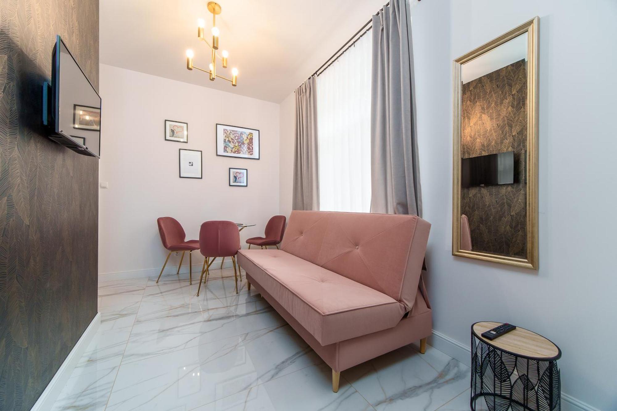 Zlota 8 Apartments เบียวิสตอก ภายนอก รูปภาพ